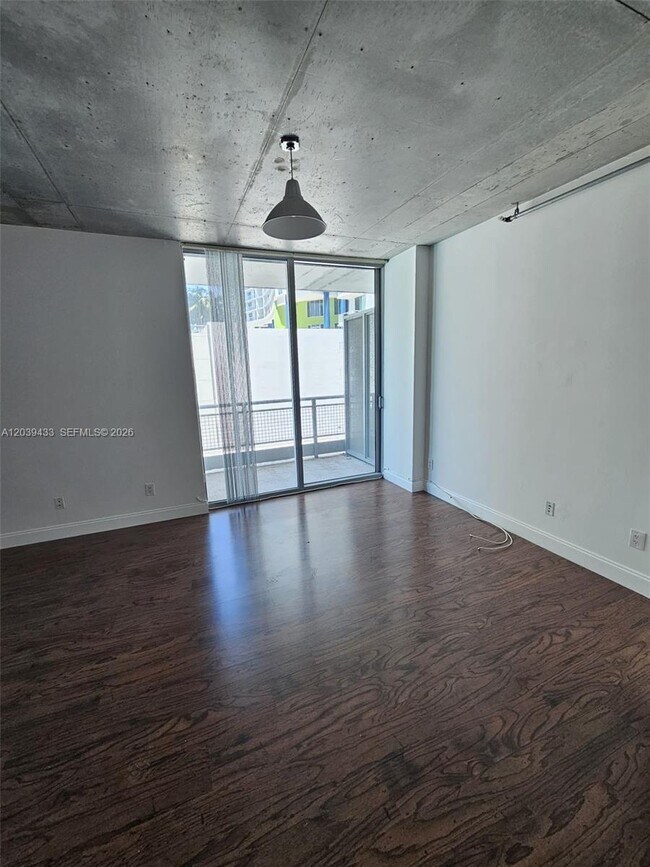 Building Photo - 690 SW 1st Ct