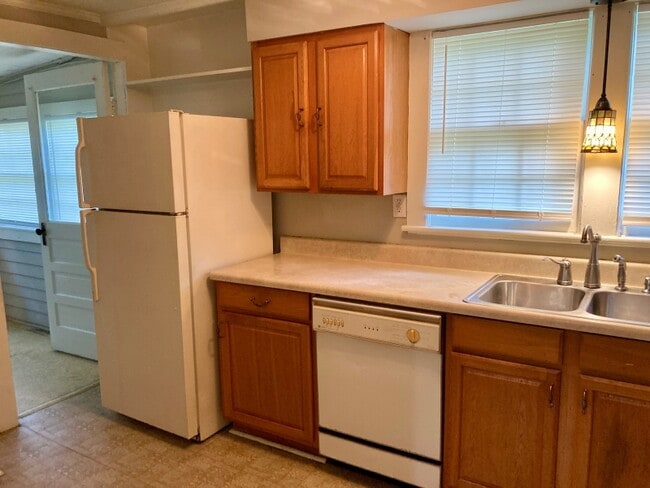 Building Photo - 427 Fairmont Ave