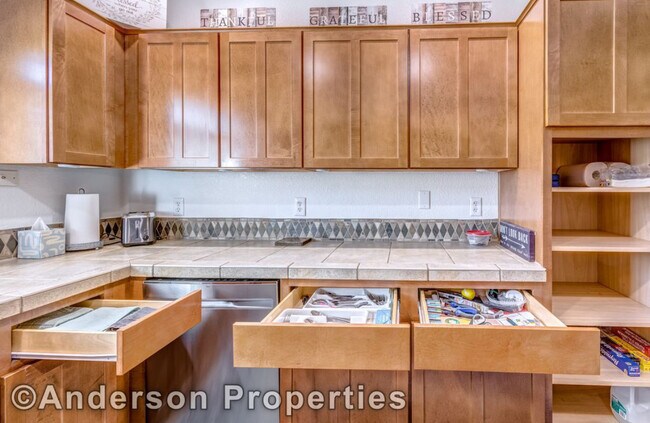 Building Photo - 7050 E Sunrise Dr