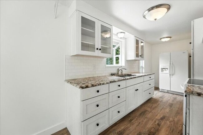 Building Photo - Charming Single-Level 3-Bedroom Home for R...