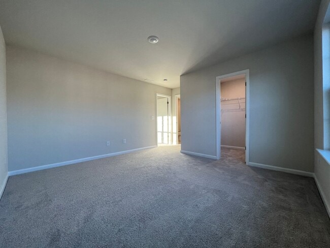 Building Photo - 5bd 4.5bath like brand new SFH in Palisades
