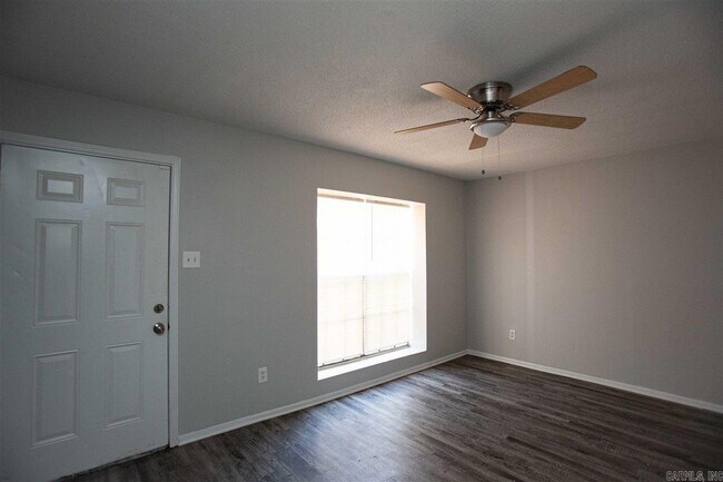Building Photo - 2111 Scotty Ct