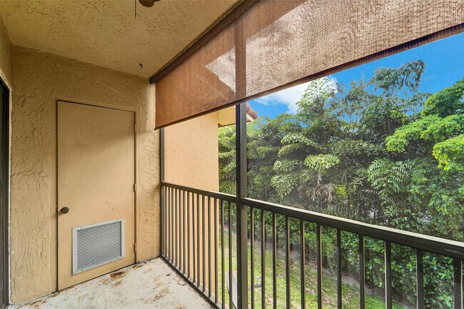 Building Photo - 9182 NW 40th St