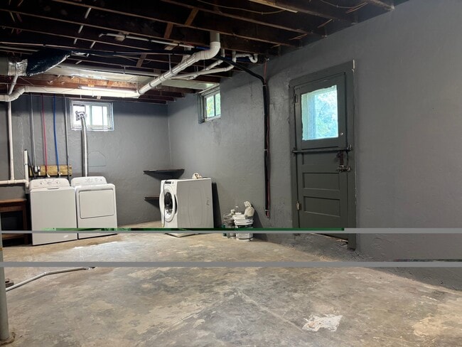 Building Photo - 3064 Alby St