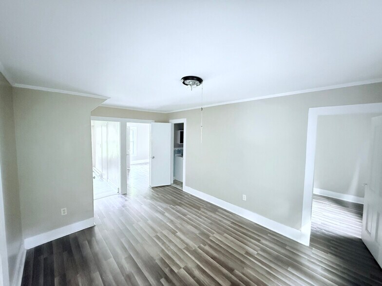 Building Photo - 215 Old Rte 22