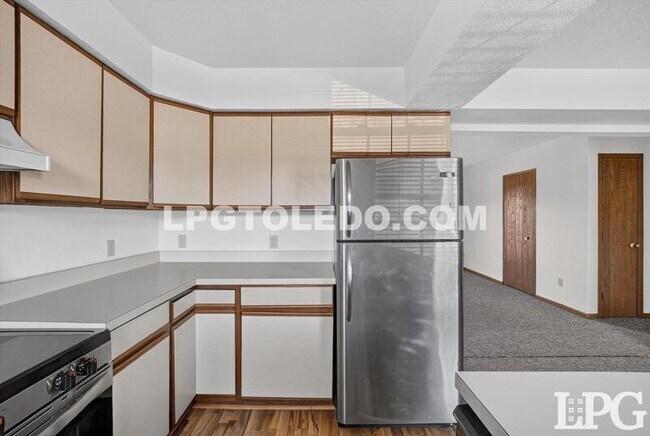 Building Photo - 811 Hilltop Ln