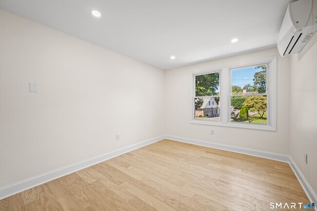 Building Photo - 22 Carrona Dr
