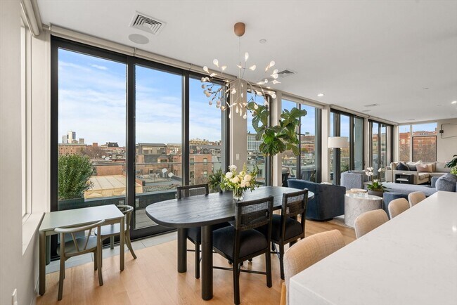 Building Photo - 7 E Springfield St