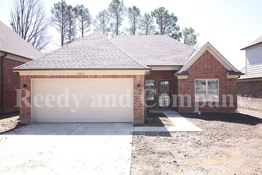 Primary Photo - 5023 Acorn Dr