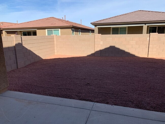 Building Photo - 3 Bedroom 2 Bath Home with 2 car garage, only built in 2020