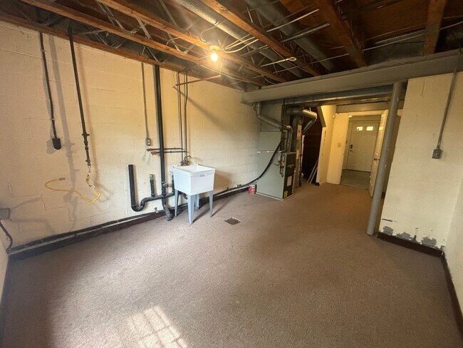 Building Photo - Home For Rent - Thornberry Townhomes!
