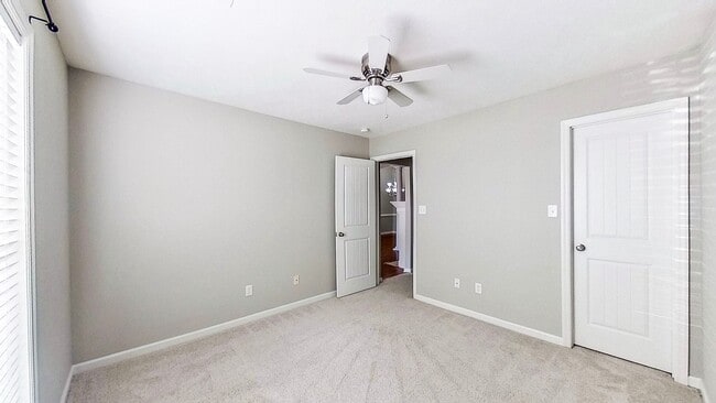 Building Photo - Beautiful Low Maintenance Executive Town Home Close to Gate 2 Fort Gordon