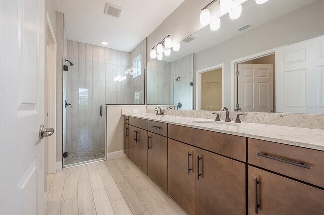 Building Photo - 7212 Paradiso Dr