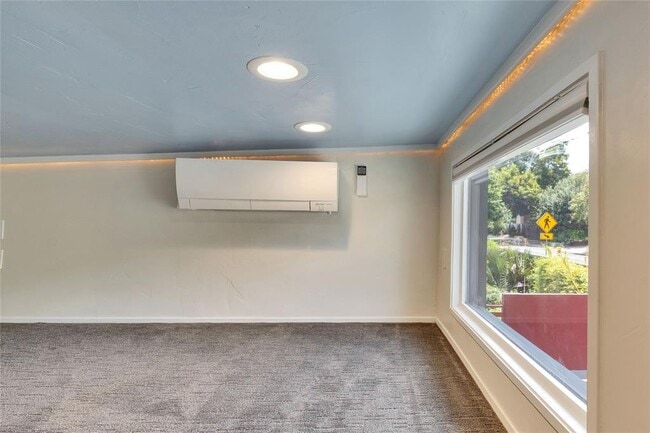 Building Photo - 1515 Bluebonnet Ln