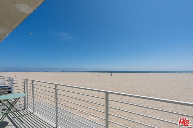 Building Photo - 4403 Ocean Front Walk