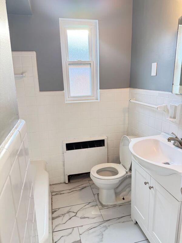 Building Photo - 3926 E Gatewood Ln