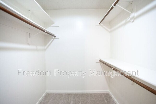 Building Photo - 279 S Pickett St