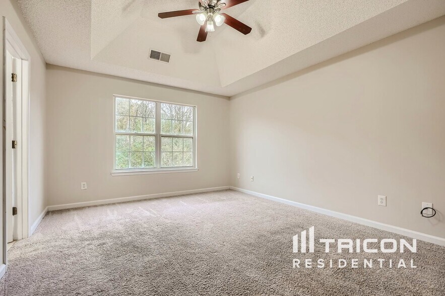 Building Photo - 3160 Brookfield Dr SW