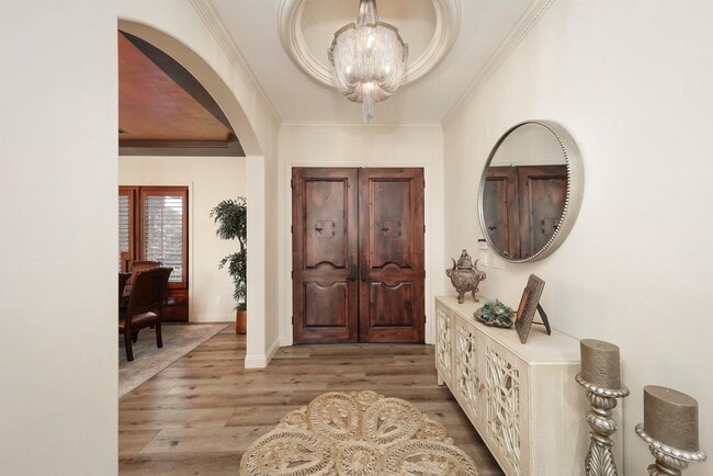 Building Photo - 2510 Tiverton Dr