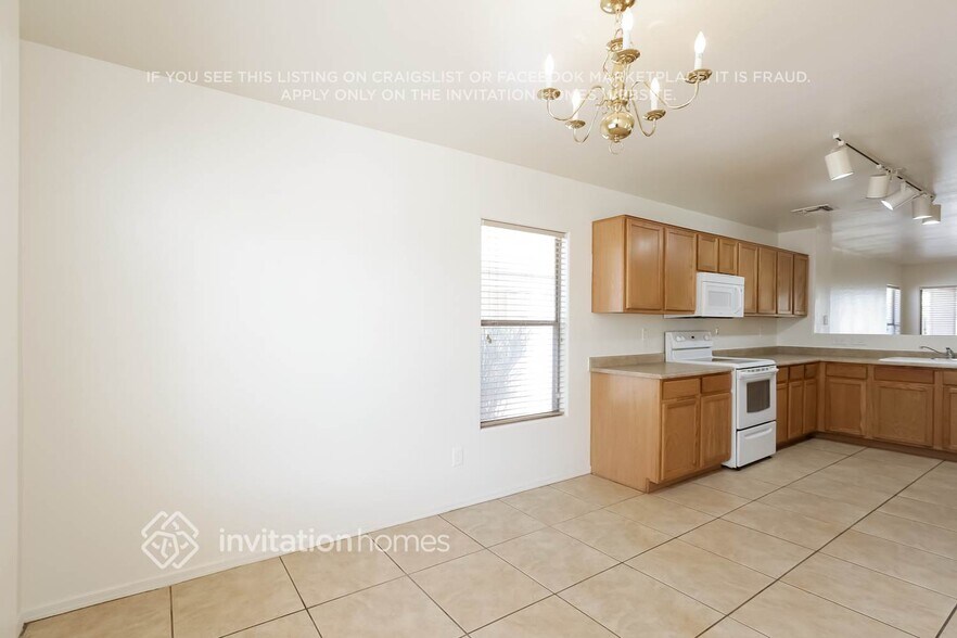 Building Photo - 1602 W Alta Vista Rd