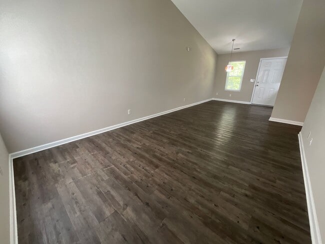 Building Photo - 2709 Ingleside Dr