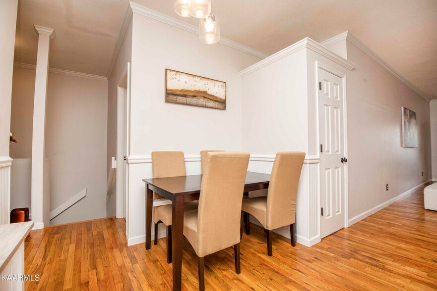 Building Photo - 1728 Stone Hedge Dr