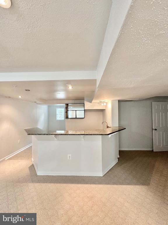 Building Photo - 3066 Valley Ln