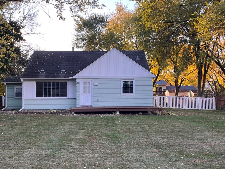 Building Photo - 11935 Winnetka Ave N