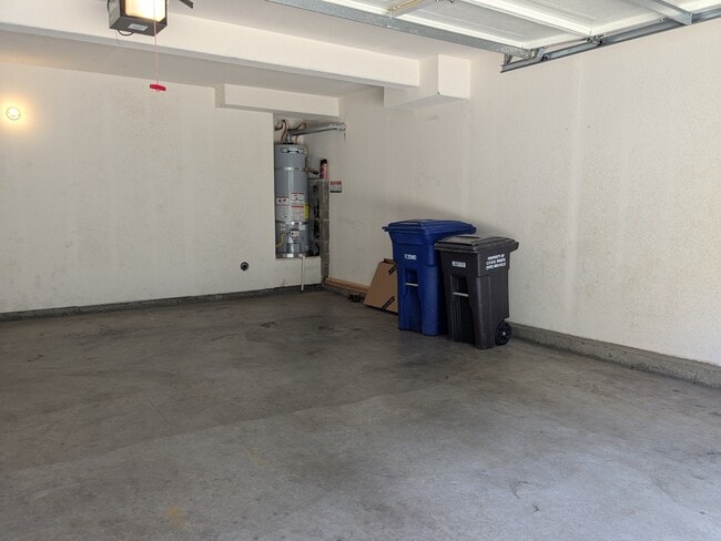 Building Photo - 2854 Jefferson Ln