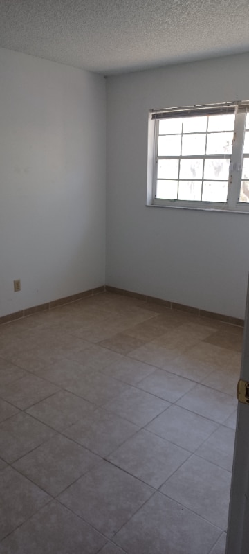 Building Photo - 454 Fairways Cir