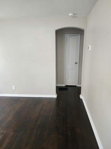 Building Photo - 208 Pierson Blvd