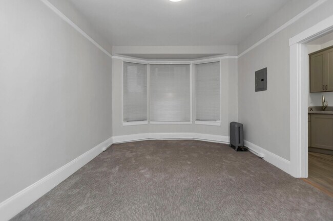 Building Photo - 1130 Larkin