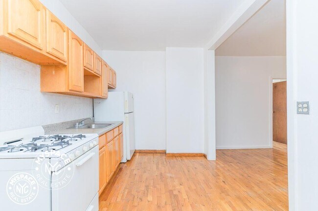 Building Photo - 77 Division Ave