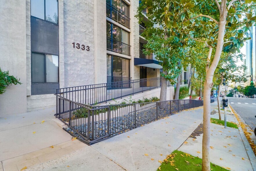 Building Photo - 1333 8th Ave