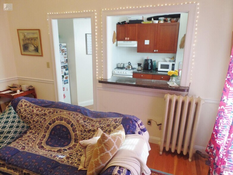 Building Photo - 4 Park Vale Ave