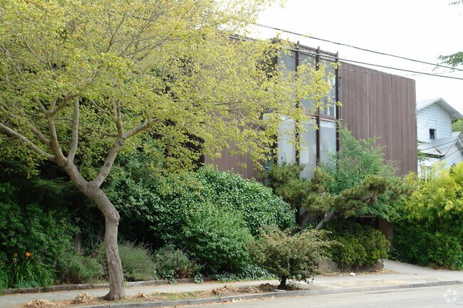 Building Photo - 2221-2223 Parker St