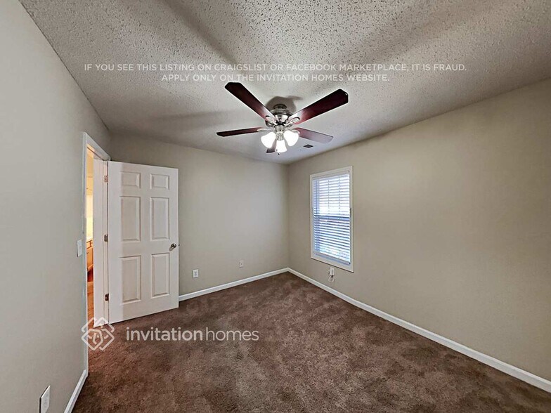 Building Photo - 5881 Newnan Ct