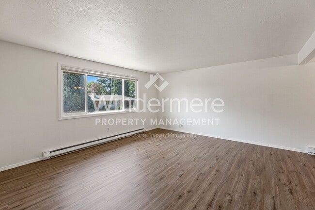 Building Photo - 1017 S Robie Rd