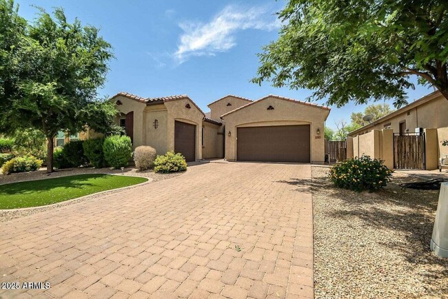Primary Photo - 15677 W Almeria Rd