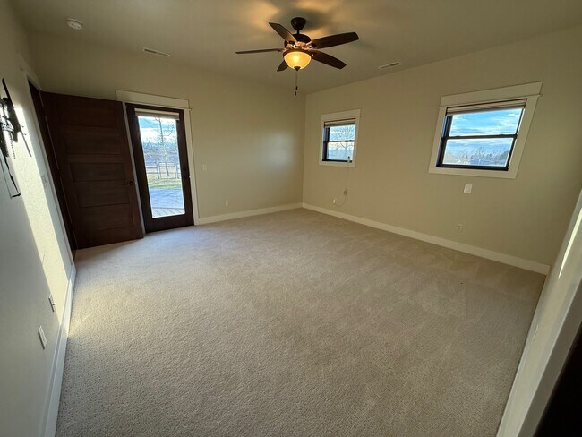 Building Photo - 45 Spain Bridge Cir Dr