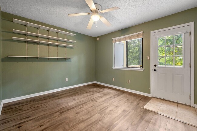 Building Photo - 2471 Talco Hills Dr
