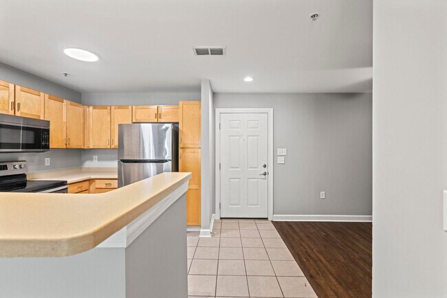Building Photo - 2820 Bloomfield Ln