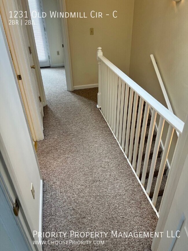 Building Photo - 1231 Old Windmill Cir