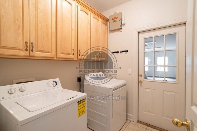 Building Photo - 9540 Starhawk Dr