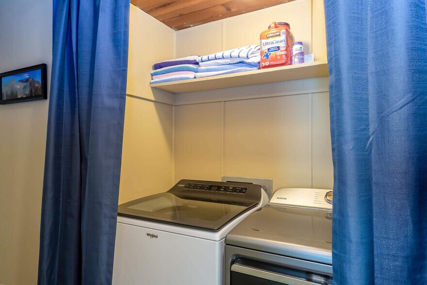 Building Photo - 57314 Approach Ln