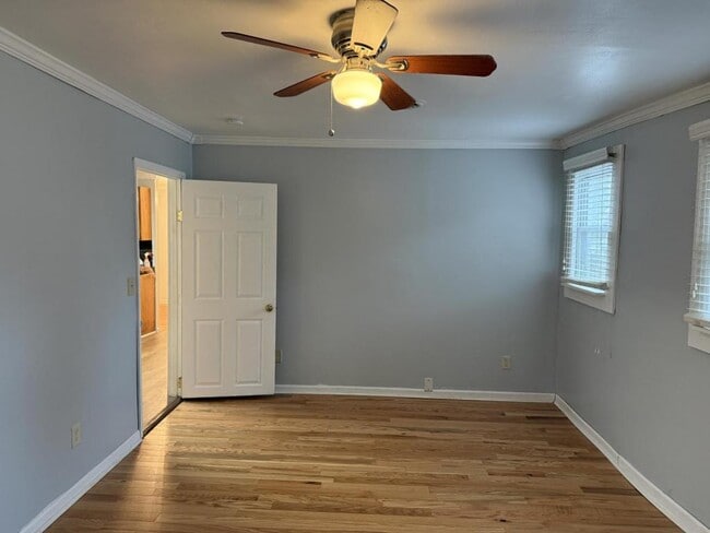 Building Photo - 1406 E Fairview Ave