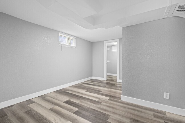 Building Photo - Beautifully Remodeled 2 Bedroom Apartment Across from UNC with In-Unit Laundry & A/C