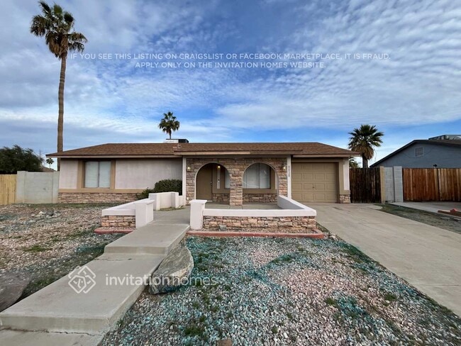 Building Photo - 8838 W Mercer Ln