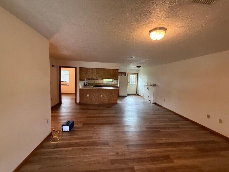 Building Photo - 2150 Pottertown Rd