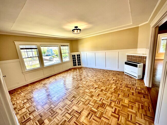 Building Photo - 778 61st St